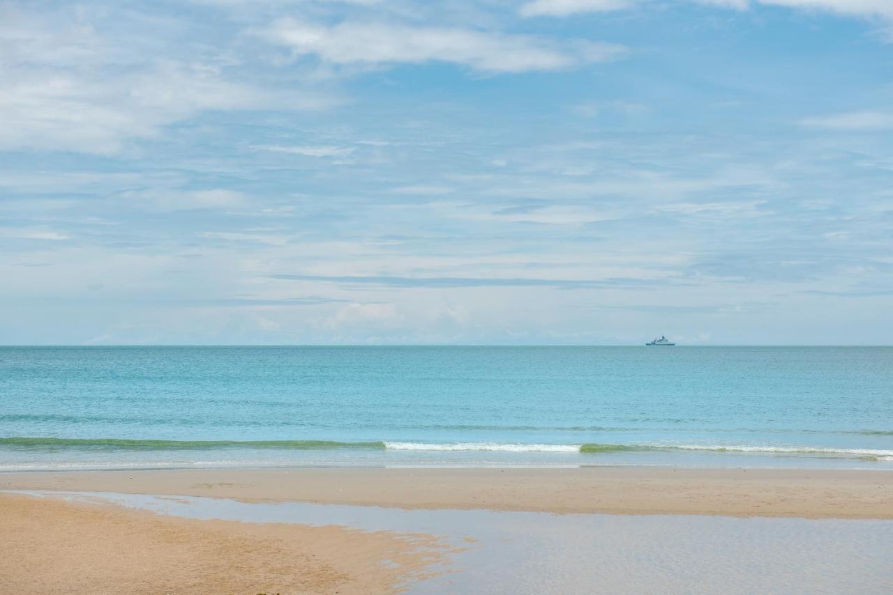 White Beach House Hua Hin 20 Second To The Beach Exterior foto